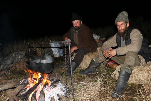 Bergers roumains en transhumance hivernale