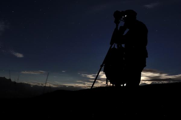 Suivi nocturne à la caméra thermique
